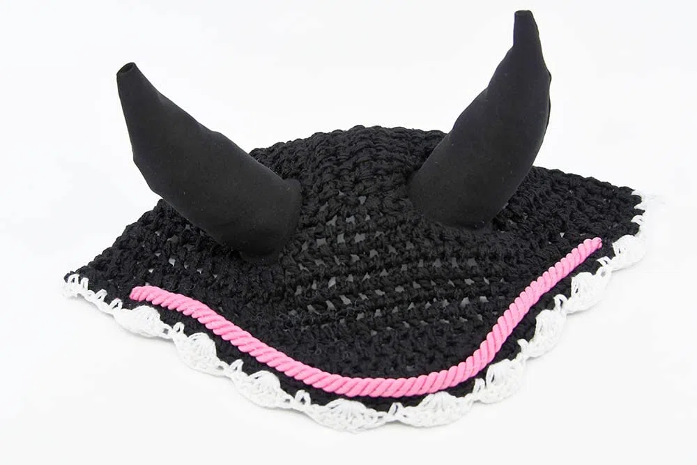 Hobby Horse - Set di accessori per cavezza con cordino e berretto anti-insetti, formato A4 e A3 (nero e rosa)