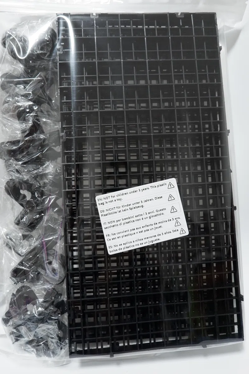 6 Pezzi Acquario Griglia Divisore Separatore Plastica Divisori per Acquario Griglia del Filtro dell'acquario Divisore per acquari in plastica con 12 di Clip Ventosa, 30X15CM
