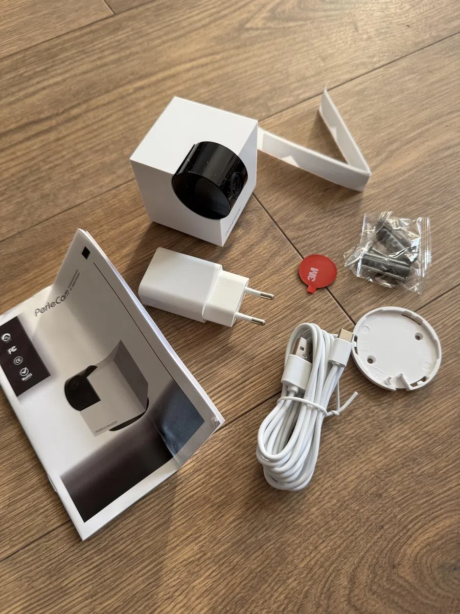 3MP Telecamera interna WiFi, Baby Monitor, Videocamera con controllo WiFi interno, Rilevamento del mov. e del suonoo, Tracciamento, Walkie-talkie, Notturna, Telecamera per cani e gatti, Alexa