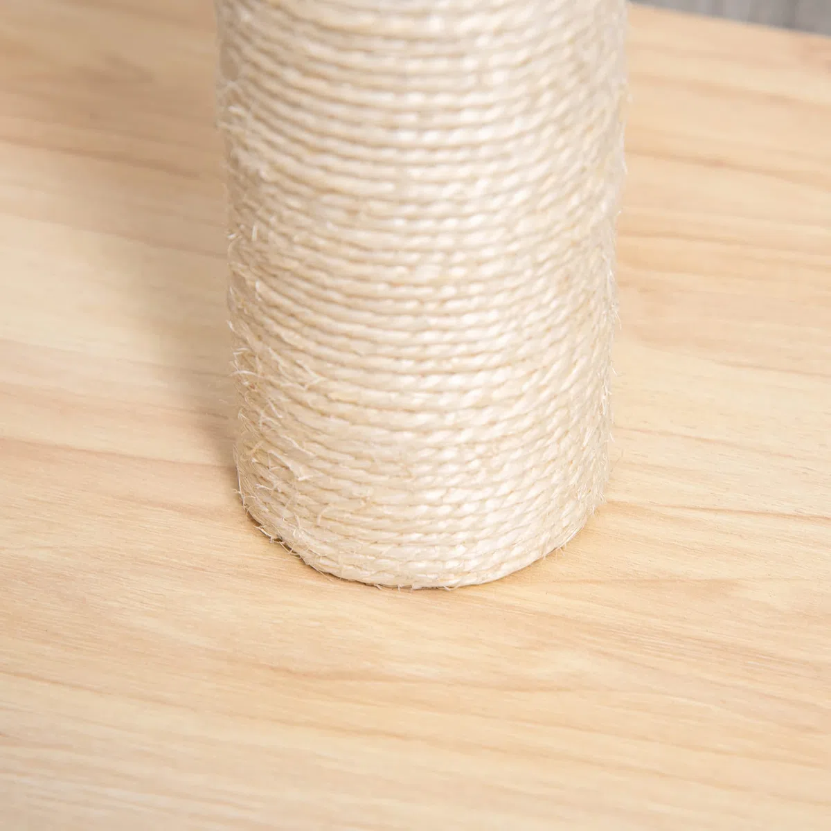 PawHut Tiragraffi per Gatti con Palo in Sisal Alto 60 cm, Mini Albero Tiragraffi Salvaspazio Multiuso con Base in Truciolato, Beige