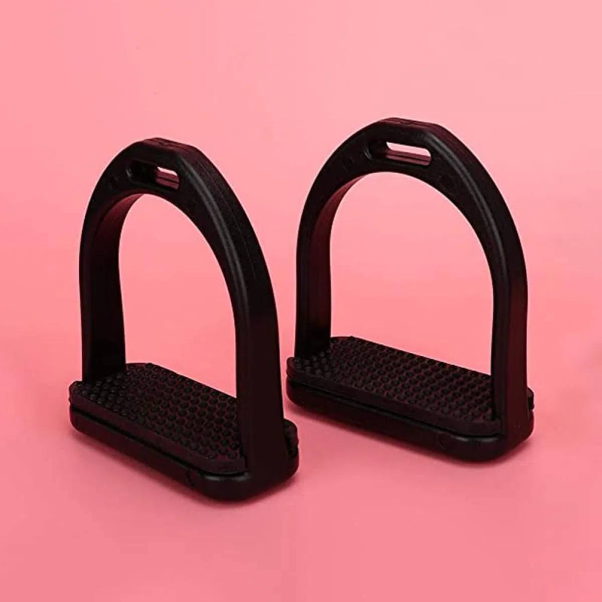 Uonlytech Staffe Antiscivolo per Equitazione 2 Pezzi in Plastico Nero, Resistenti All'usura Struttura Semplice, Facili da Montare per Riding Sicuro