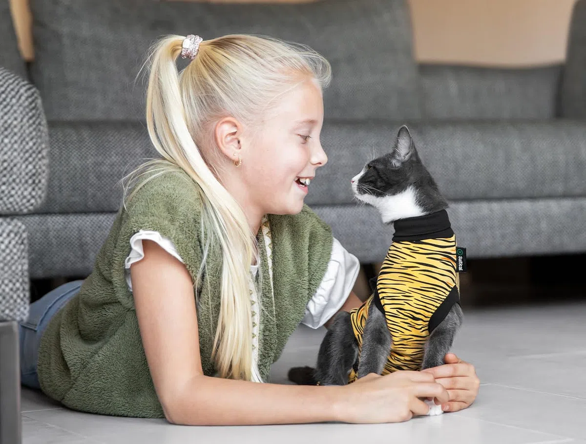 Suitical Recovery Suit for Cats – Tiger Print. Post Operative cat Cone Alternative. (X-Small (Neck to Tail: 15.7-17.7" / 40-45 cm), Tiger Print)