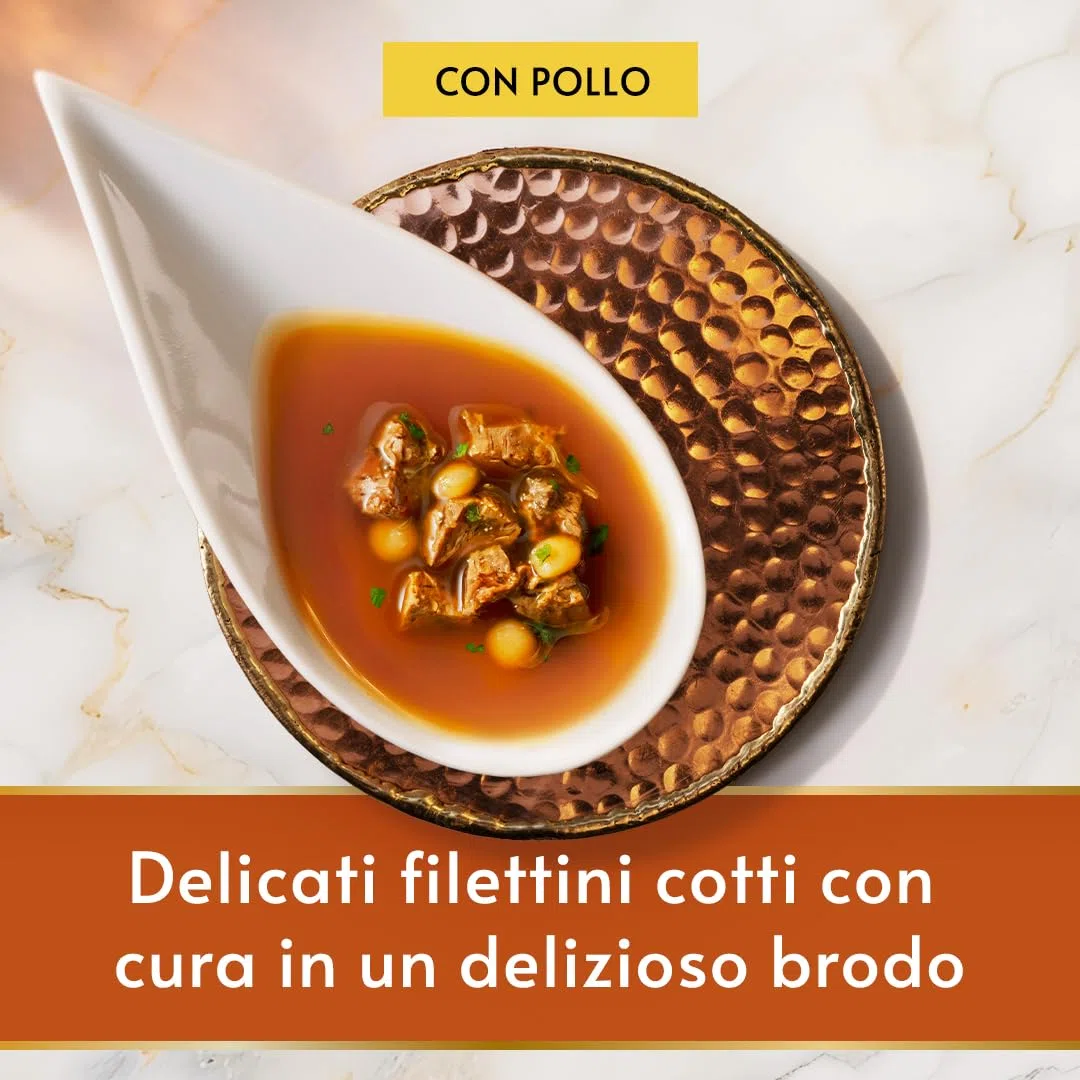 GOURMET SOUP ROYALE Alimento Umido Complementare per Gatti Adulti gusto Pollo guarnito con Perle di Pasta e Spinaci, 30 Buste da 45g