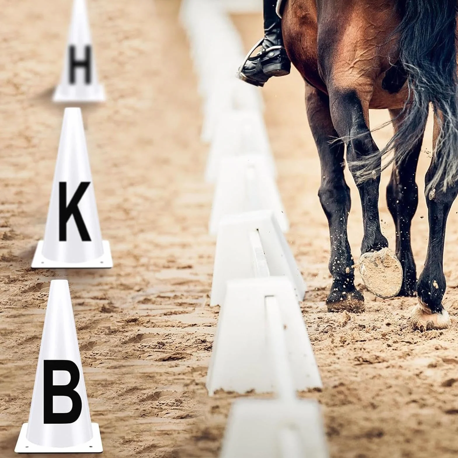 Teksome Attrezzatura per l'addestramento del cavallo,Coni da dressage | Lettere da dressage bianche portatili - Segnalini da dressage da competizione, coni da allenamento sportivo impilabili per