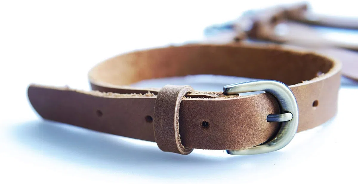 Cinturino in vera pelle (confezione da 4), cinghie in pelle RCA, cinghia di staffa, gancio di qualità multiuso e loop fascetta inferiore cinghie con fibbia in metallo lunghezza regolabile
