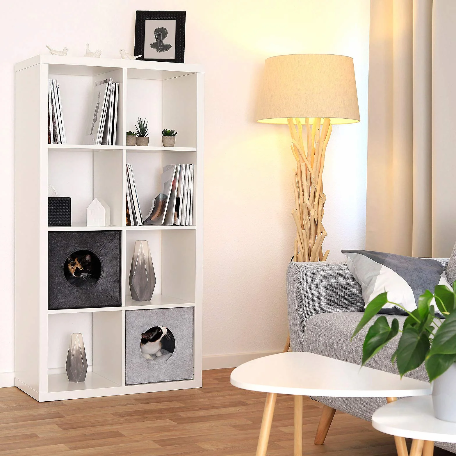 lionto Tana per gatti in feltro stabile adatta a scaffali e sistemi modulari, 33x37x33 cm, cuccia pieghevole a cubo autoportante, facile da pulire con cuscino accogliente, grigio chiaro