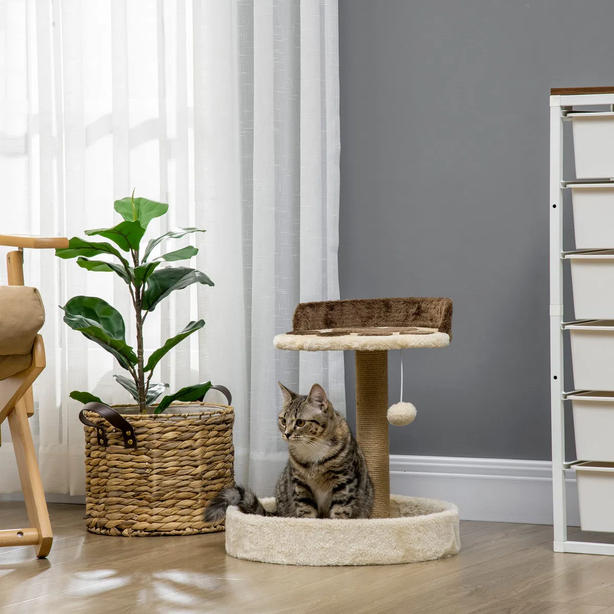 PawHut Albero Tiragraffi per Gatti da 5kg con Lettini e Pallina, Palestra per Gatti con Rivestimento in Peluche e Corda di Juta, 41x41x44 cm, Marrone e Beige