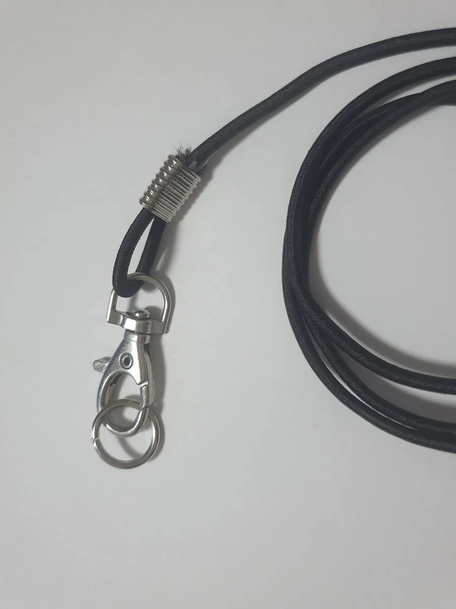 laccio elastico CORDA 3MM x 1 METRO CON MOSCHETTONE ED ANELLO DA INSERIRE AD ANELLO DELLA ZAMPA DEL TUO PAPPAGALLO per portarlo IN GIRO (nero)