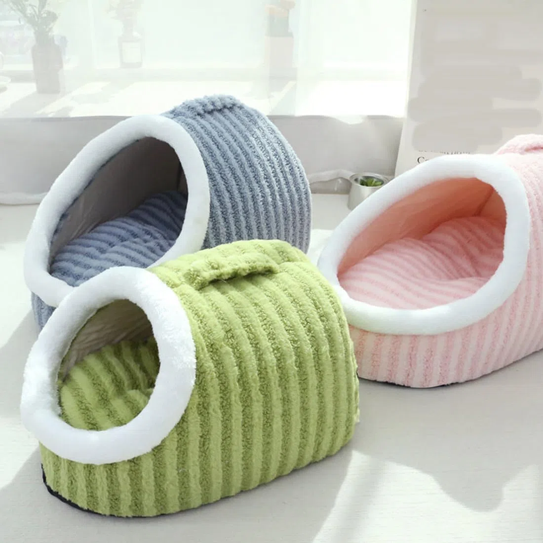 Zentrics Cozy Hideaway Pet Bed, Zentrics Dog Bed, Small Cat Beds for Indoor Cats, Cozy Pet Hideaway Bed for Dogs, Thick Fleece Warm Slipper Pet Bed, for Small Medium Pets (L,Green)