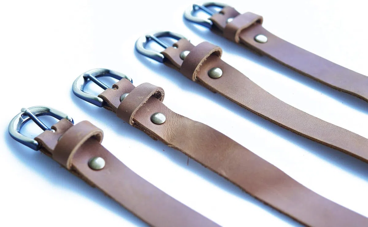 Cinturino in vera pelle (confezione da 4), cinghie in pelle RCA, cinghia di staffa, gancio di qualità multiuso e loop fascetta inferiore cinghie con fibbia in metallo lunghezza regolabile