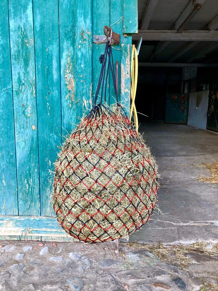 Rete da fieno extra grande per cavalli, 5 x 5 cm, maglie adatte alle specie, migliore digestione, sacco da viaggio, per pony, cavalli giovani, capre (2 nero-rosso)