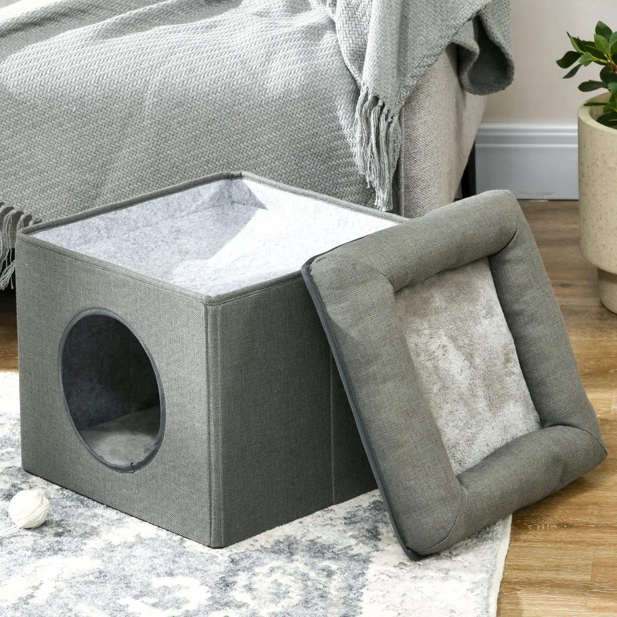 PawHut Casetta per Gatti a 2 Livelli con Cuscino in Peluche e Apertura Frontale, Cuccia per Gatti in MDF, Poliestere e Plastica, 36.5x36.5x33 cm, Verde