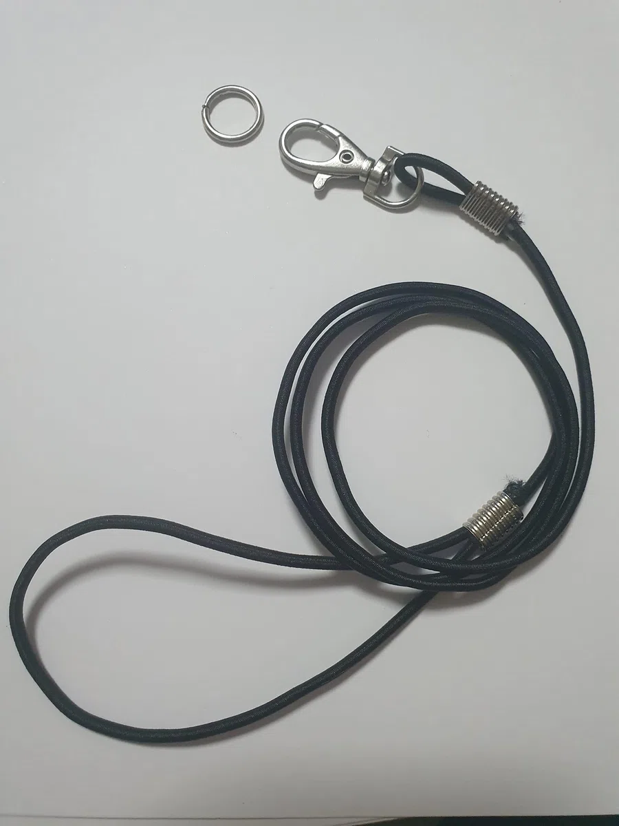 laccio elastico CORDA 3MM x 1 METRO CON MOSCHETTONE ED ANELLO DA INSERIRE AD ANELLO DELLA ZAMPA DEL TUO PAPPAGALLO per portarlo IN GIRO (nero)