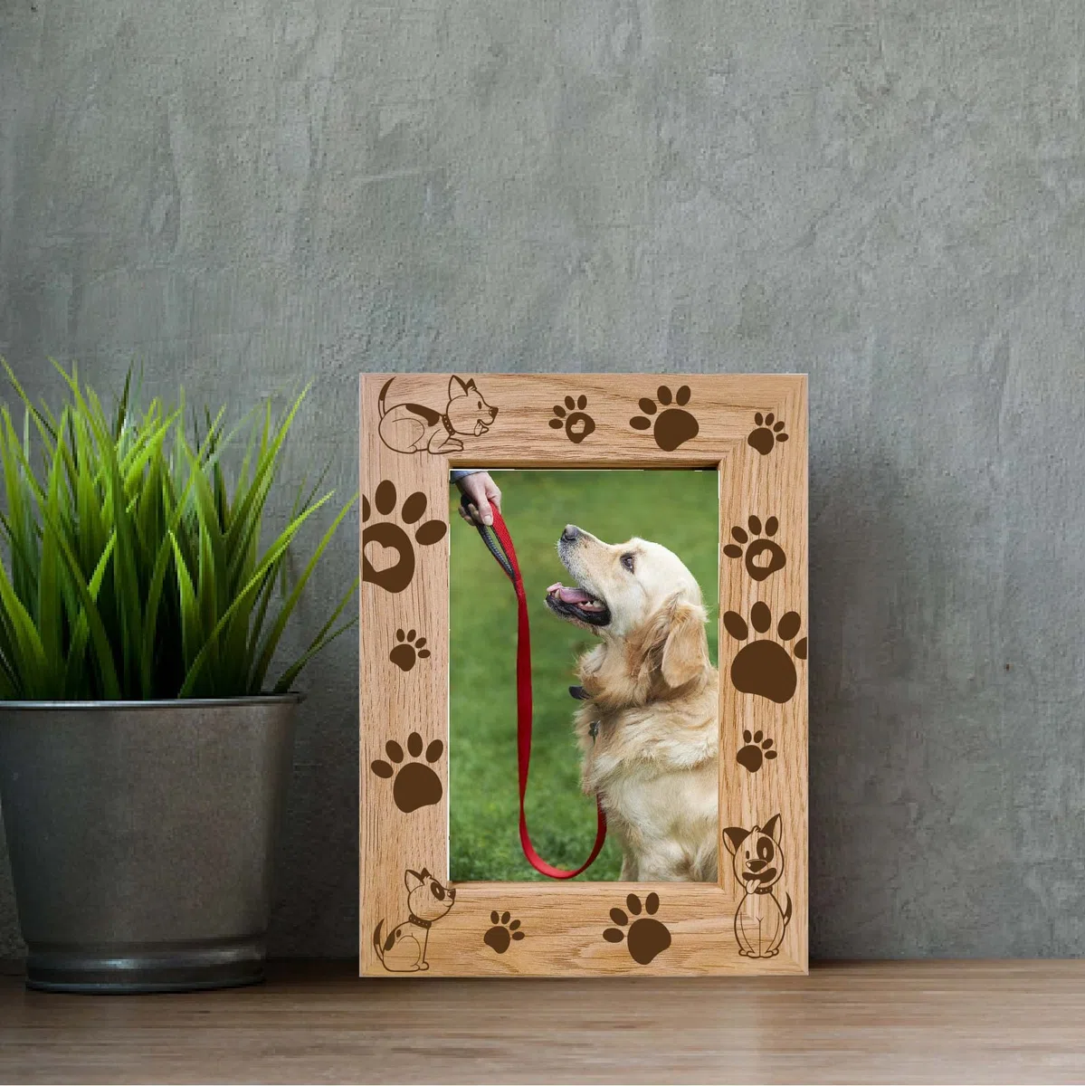 CREATCABIN Cornice in Legno Inciso Zampa di Cane Cucciolo da Tavolo 4" x 6" Cornice per Foto in Legno Naturale Verticale Vetrata Memoriale per Animali Domestici per La Decorazione della Scrivania di