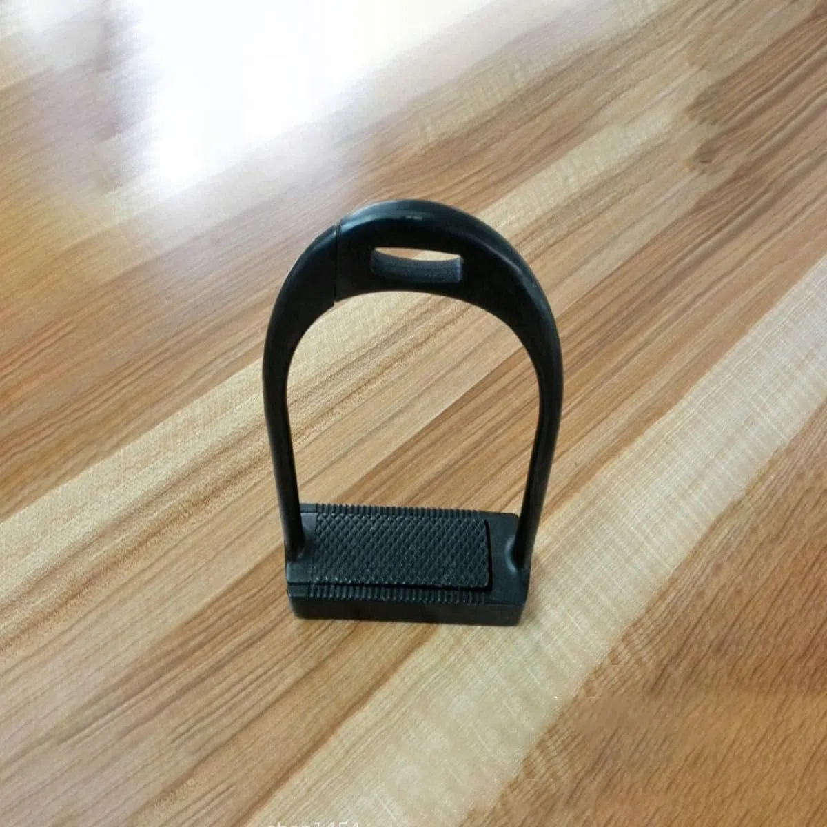 Uonlytech Staffe Antiscivolo per Equitazione 2 Pezzi in Plastico Nero, Resistenti All'usura Struttura Semplice, Facili da Montare per Riding Sicuro
