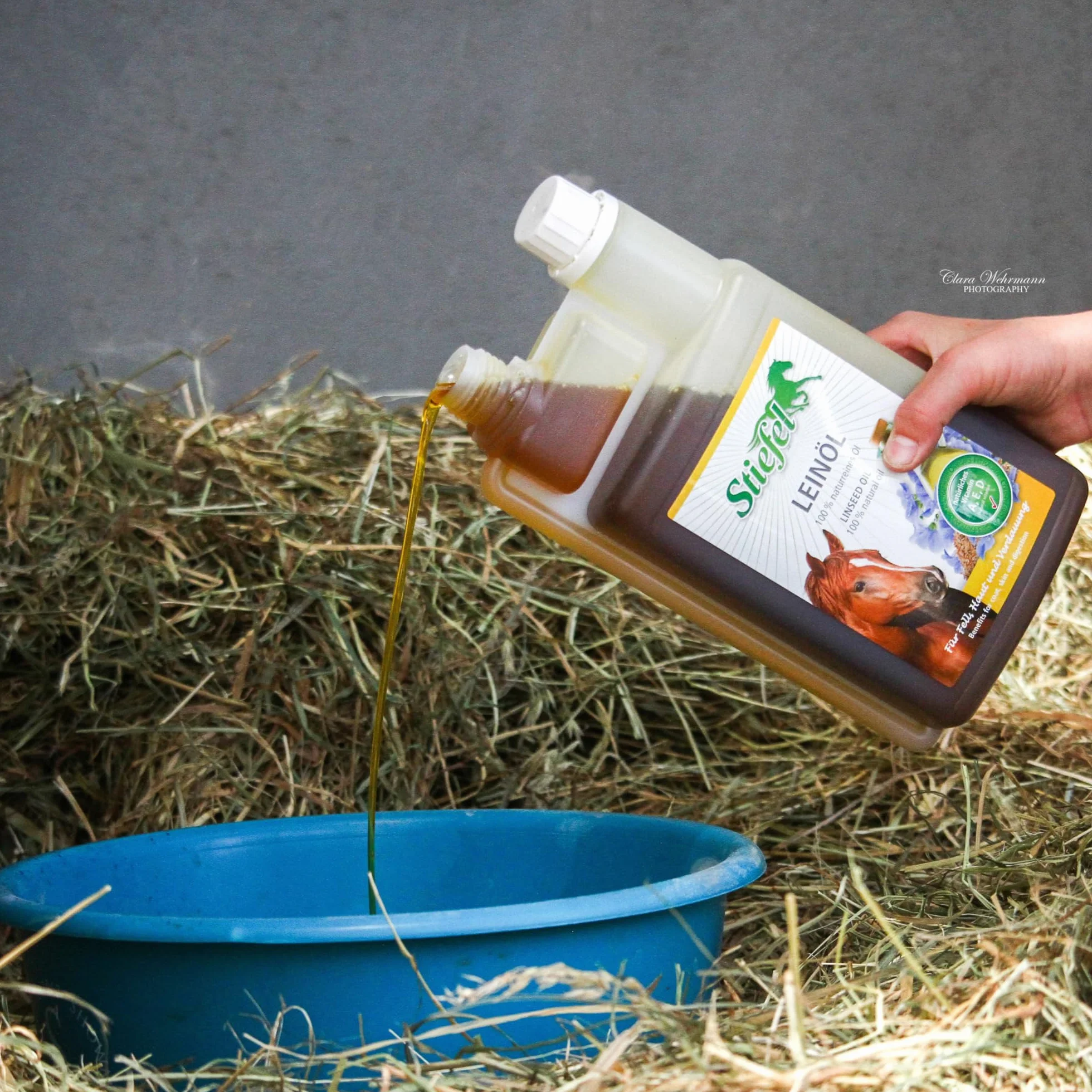 Stiefel Olio di lino, confezione doppia, 2 × 1 l, mangime complementare per cavalli, 100% puro naturale