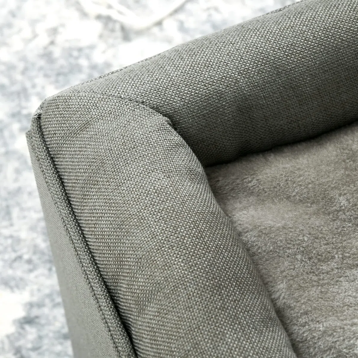 PawHut Casetta per Gatti a 2 Livelli con Cuscino in Peluche e Apertura Frontale, Cuccia per Gatti in MDF, Poliestere e Plastica, 36.5x36.5x33 cm, Verde