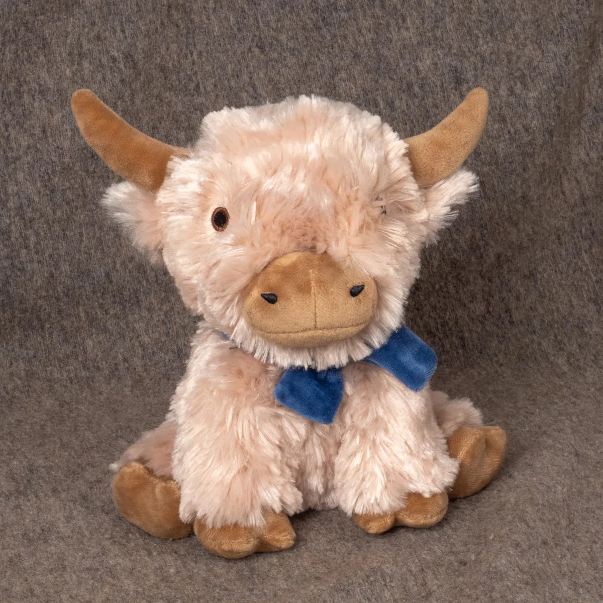 Fuzzl Mucca delle Highland - Peluche Interattivo con Squeaker per Cani